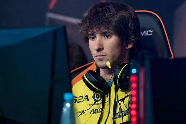 Данил Dendi Ишутин